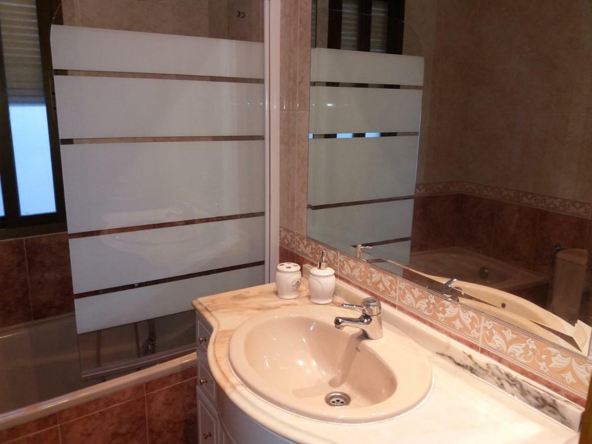 דירות Mombeltrán Casa El Reloj מראה חיצוני תמונה